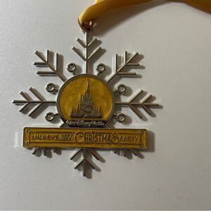 Disney 50th Anniversary Ornament 2022 Mickeys Very Merry Christmas Party‎ NEW